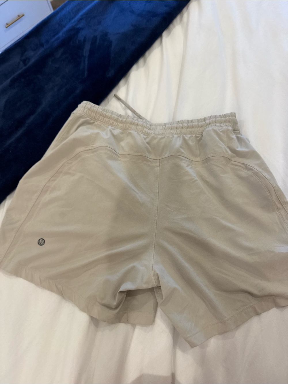lululemon men’s Light Beige Athletic Shorts - Picture 3 of 3